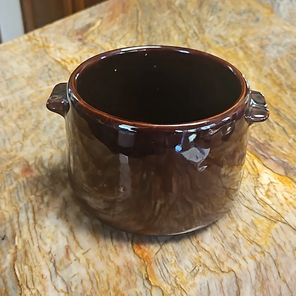 WEST BEND ceramic pot, bean pot, crock pot.